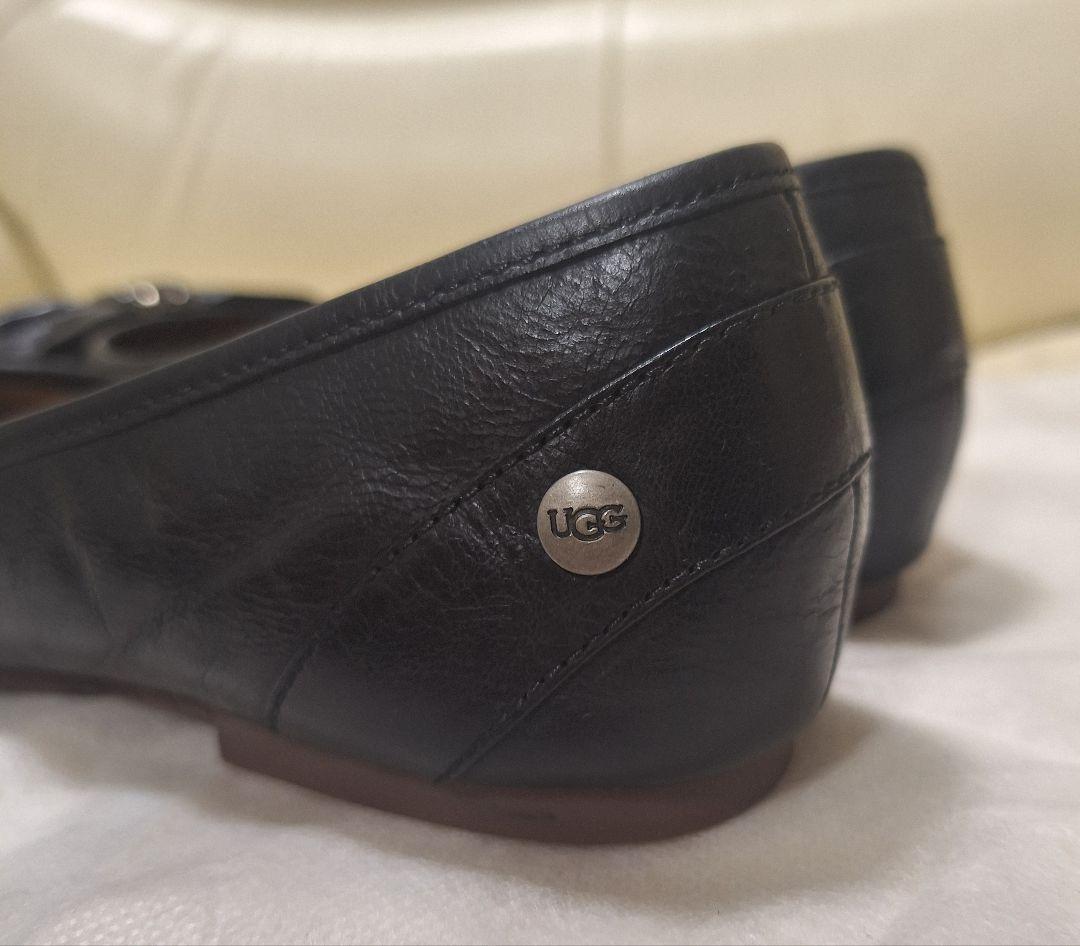 ugg アグ 24cm フラットシューズ 黒　スワロフスキー