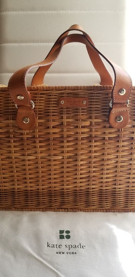 kate spade　かごバッグ　レザー　おしゃれ　ケイトスペード　海　プール籠