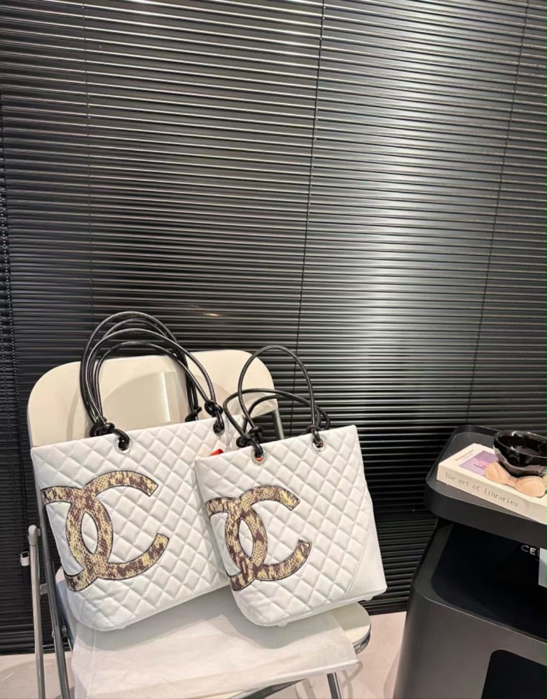 CHANEL トートバッグ ハンドバッグ 質感のあるハンドバッグ