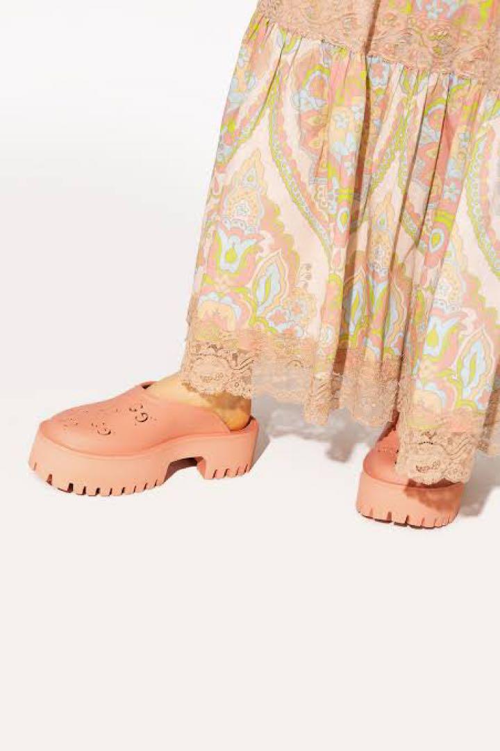 GUCCI パーフォレーテッドG プラットフォームサンダル 663577