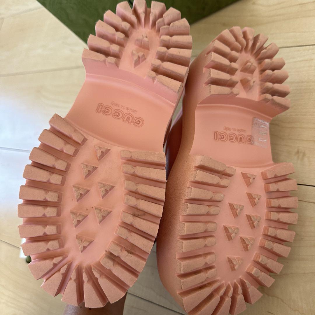 GUCCI パーフォレーテッドG プラットフォームサンダル 663577
