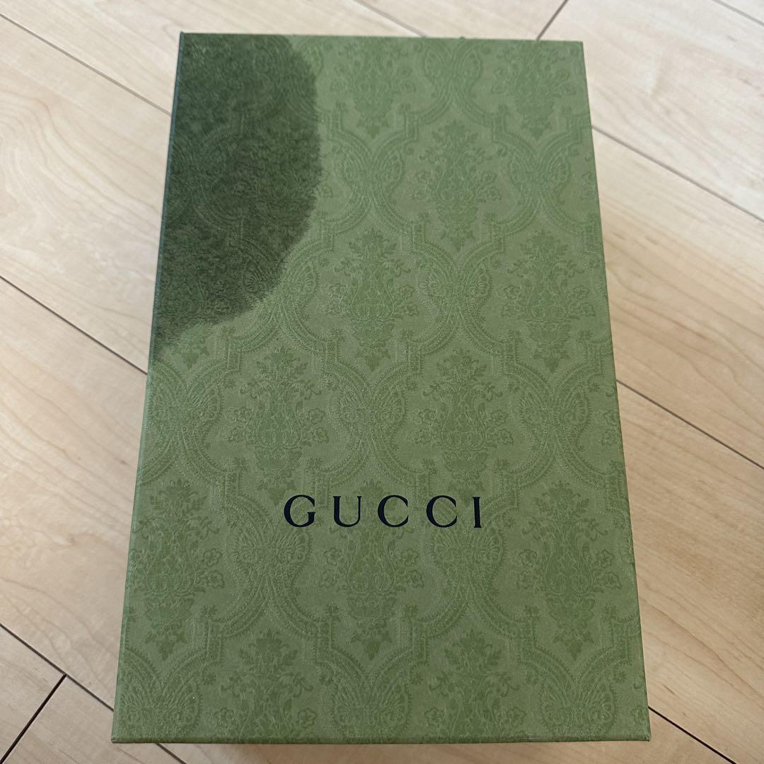GUCCI パーフォレーテッドG プラットフォームサンダル 663577
