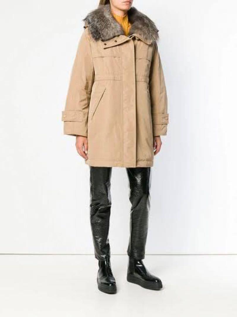 試着のみ　モンクレール　lagopede ベージュ　2 ファー　moncler