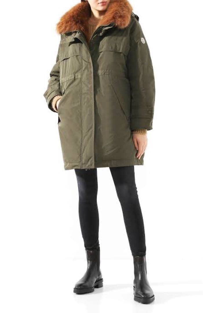 試着のみ　モンクレール　lagopede ベージュ　2 ファー　moncler