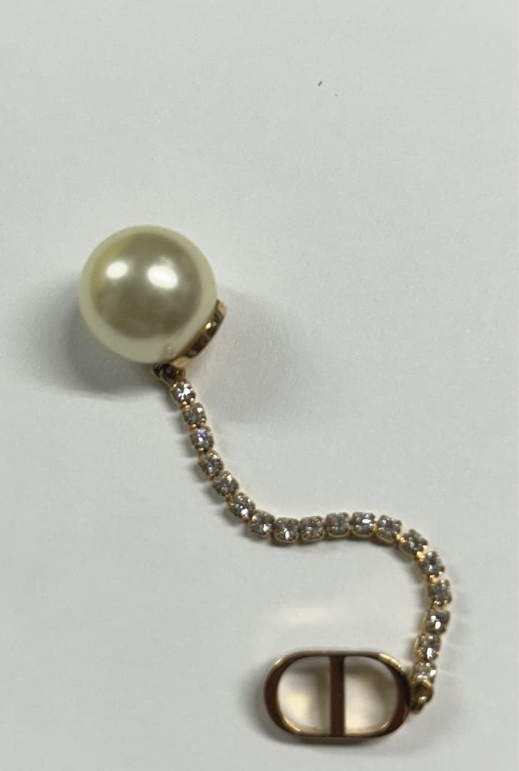 Dior ピアス　１つ　⚠︎片方のキャッチ部分のみ