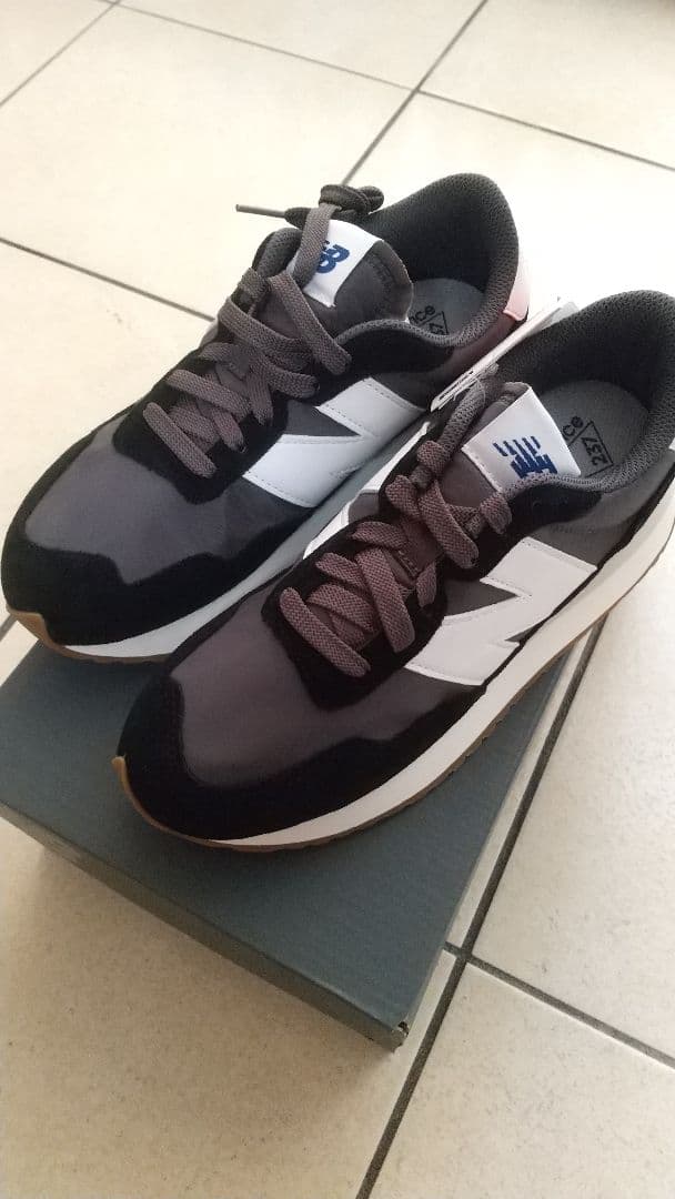 New Balance スニーカー 237 黒/グレー/白