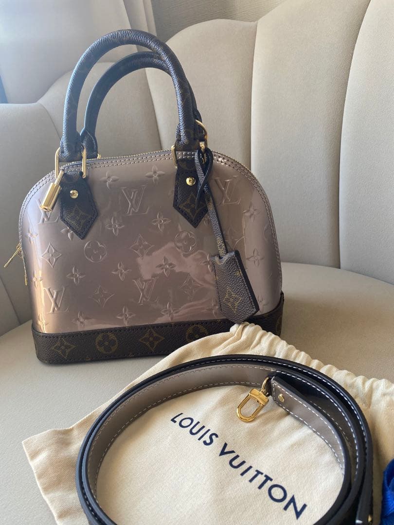 LOUIS VUITTON アルマ BB ヴェルニ