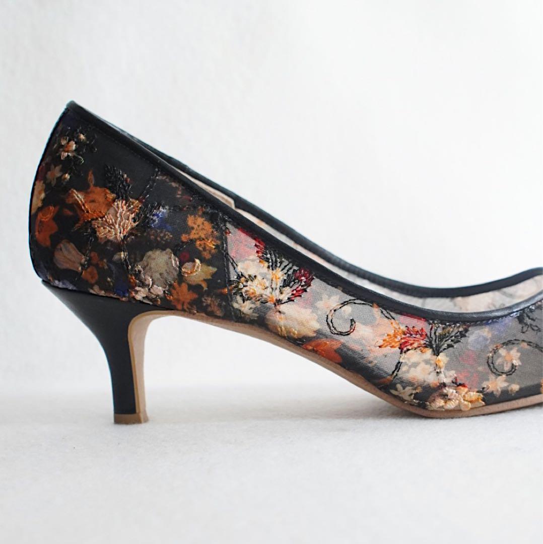 希少 美品《DIANA》絵画シリーズ レースパンプス(23)ブリューゲル 刺繍